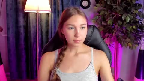 Snapshot of olivialangs chatting on 05-19-26, 11:05 olivialangs online show from 05-19-26, 11:05