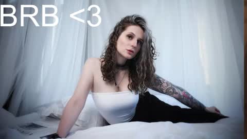 Liv online show from 11-19-25, 02:22