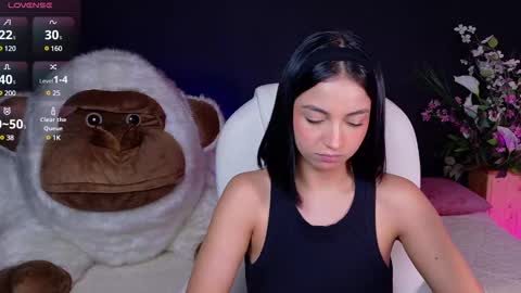 Olivia Mcneill  online show from 02-04-25, 10:55