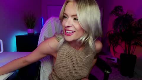 Olivia Owens online show from 01-15-25, 09:13