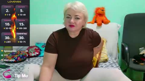 Snapshot of oliviaparadise chatting on 11-17-25, 03:56 oliviaparadise online show from 11-17-25, 03:56