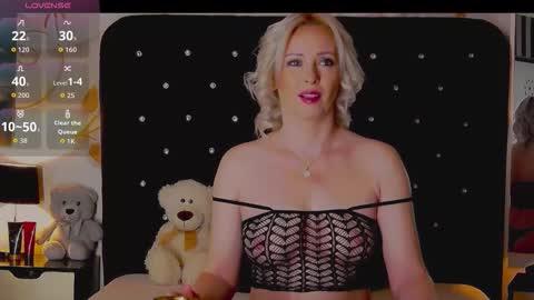 Snapshot of oliviashaw22 chatting on 02-10-26, 09:19 Olivia online show from 02-10-26, 09:19