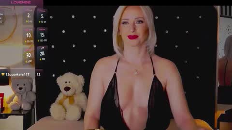 Snapshot of oliviashaw22 chatting on 02-14-26, 08:38 Olivia online show from 02-14-26, 08:38