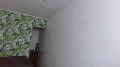 Snapshot of oliviashiny chatting on 06-25-26, 05:12 Olivia online show from 06-25-26, 05:12
