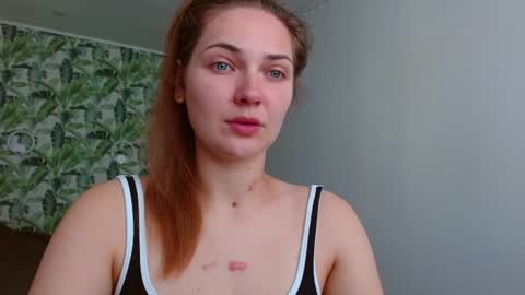 Snapshot of oliviashiny chatting on 06-29-26, 04:19 Olivia online show from 06-29-26, 04:19