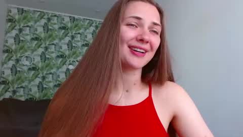 Snapshot of oliviashiny chatting on 07-23-26, 04:32 Olivia online show from 07-23-26, 04:32
