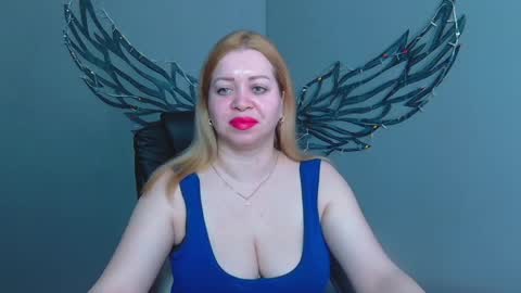Snapshot of oliviaverr chatting on 05-27-26, 12:35 Oliviaverr online show from 05-27-26, 12:35