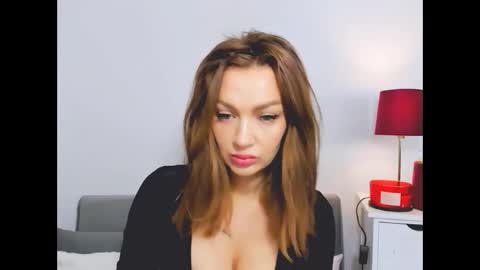 Snapshot of oliviawomen chatting on 12-22-24, 06:06 OliviaWomen online show from 12-22-24, 06:06