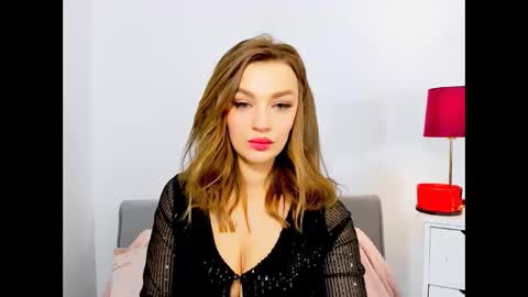 Snapshot of oliviawomen chatting on 01-08-25, 04:11 OliviaWomen online show from 01-08-25, 04:11