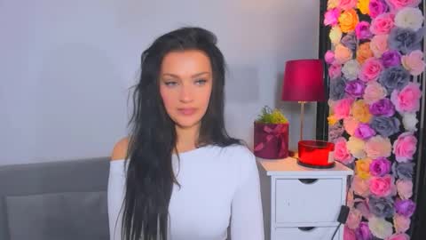 Snapshot of oliviawomen chatting on 11-11-25, 09:31 OliviaWomen online show from 11-11-25, 09:31