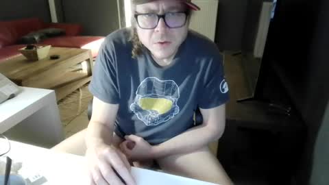 Snapshot of olivierlenaerts77 chatting on 08-03-26, 09:40 olivierlenaerts77 online show from 08-03-26, 09:40