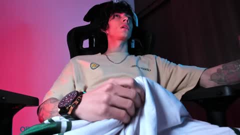     online show from 02-07-25, 06:14