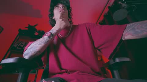     online show from 04-19-26, 01:38