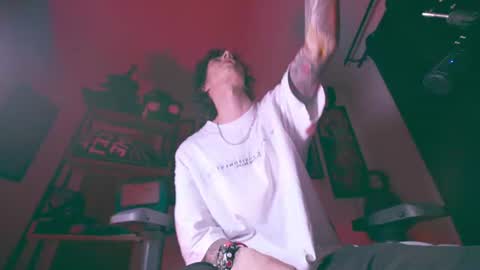 Snapshot of olliver___y chatting on 07-15-26, 02:39 online show from 07-15-26, 02:39
