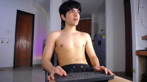 olliver_twink online show from 04-06-26, 12:52