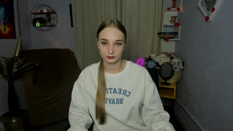 Snapshot of ollivia_dream chatting on 04-26-26, 09:18 Ollivia online show from 04-26-26, 09:18