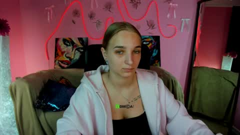 Snapshot of ollivia_dream chatting on 05-05-26, 05:48 Ollivia online show from 05-05-26, 05:48