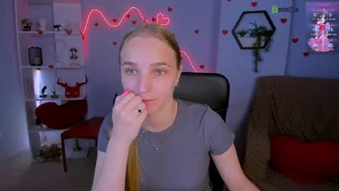 Snapshot of ollivia_dream chatting on 05-27-26, 05:37 Ollivia online show from 05-27-26, 05:37