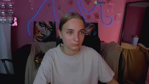 Snapshot of ollivia_dream chatting on 06-02-26, 06:04 Ollivia online show from 06-02-26, 06:04