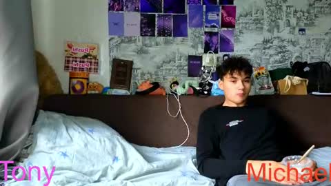Snapshot of ololkd chatting on 06-17-26, 07:22 Tony online show from 06-17-26, 07:22