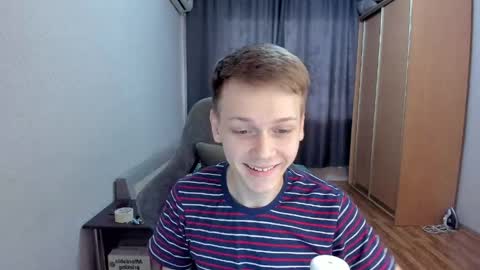 Snapshot of olvr_zoolander chatting on 04-12-26, 11:37 Oliver and Mira online show from 04-12-26, 11:37