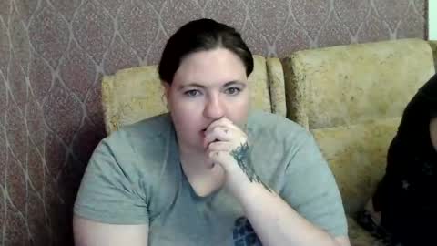 Snapshot of olyaandnetty chatting on 06-12-26, 05:01 OlyaAndNetty online show from 06-12-26, 05:01