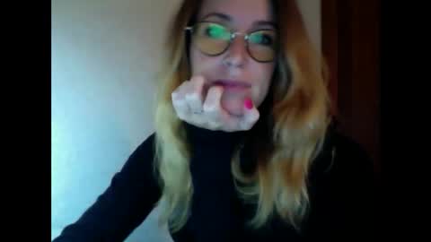 Snapshot of olyra11 chatting on 10-09-25, 05:55 olyra11 online show from 10-09-25, 05:55