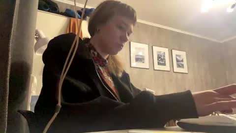 Eva online show from 05-23-26, 12:31