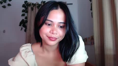 Snapshot of omariaennaid chatting on 01-16-25, 12:45 Angel online show from 01-16-25, 12:45