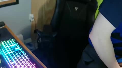 Snapshot of omega_afterdark chatting on 11-18-25, 10:47 omega_afterdark online show from 11-18-25, 10:47