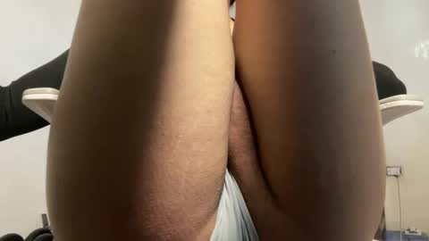 Snapshot of omgyesgurl chatting on 02-02-25, 10:39 amy 3 online show from 02-02-25, 10:39