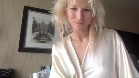 omilk online show from 09-30-25, 05:29