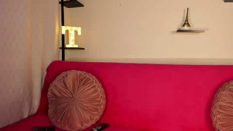 Snapshot of on_tefa chatting on 01-12-25, 03:49 Violette online show from 01-12-25, 03:49