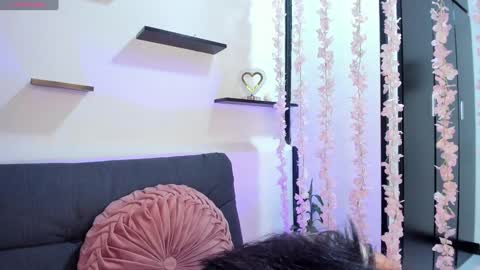 Snapshot of on_tefa chatting on 01-27-25, 09:44 Violette online show from 01-27-25, 09:44