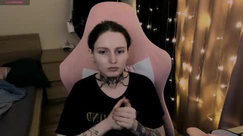 on_yxxx online show from 10-28-25, 09:17