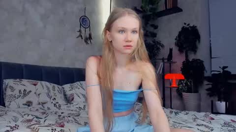 Snapshot of one_1ove chatting on 03-02-25, 07:23 Ana online show from 03-02-25, 07:23