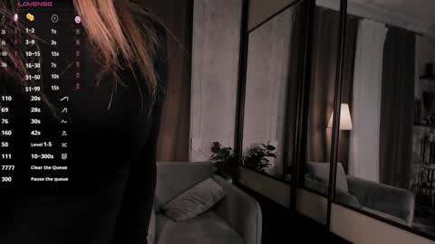 Snapshot of one_1ove chatting on 10-10-25, 06:23 Ana online show from 10-10-25, 06:23