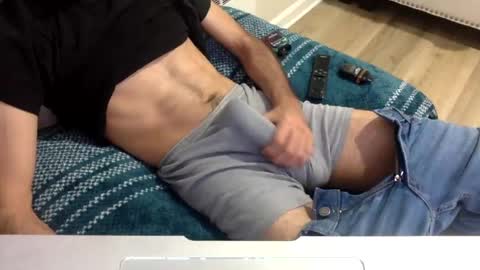 Snapshot of onehitwonder21 chatting on 07-18-26, 12:37 onehitwonder21 online show from 07-18-26, 12:37