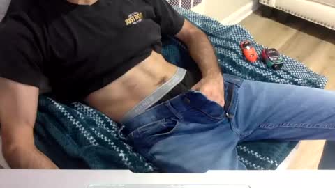 Snapshot of onehitwonder21 chatting on 07-26-26, 06:37 onehitwonder21 online show from 07-26-26, 06:37
