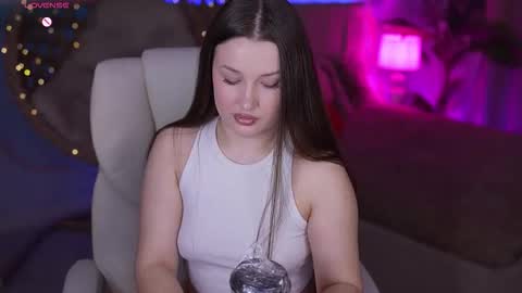 Snapshot of onelaya chatting on 03-24-26, 07:24 L A Y A online show from 03-24-26, 07:24