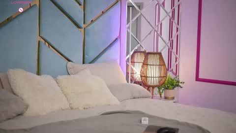 L A Y A online show from 06-25-26, 07:40