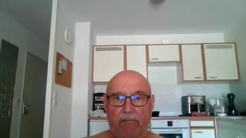 Snapshot of onemoretimebis chatting on 07-28-26, 02:13 Onemoretimebis online show from 07-28-26, 02:13