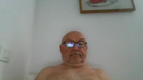 Snapshot of onemoretimebis chatting on 08-08-26, 07:43 Onemoretimebis online show from 08-08-26, 07:43