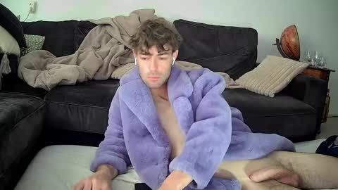 Snapshot of onesieboyx chatting on 05-05-26, 09:28 onesieboyx online show from 05-05-26, 09:28