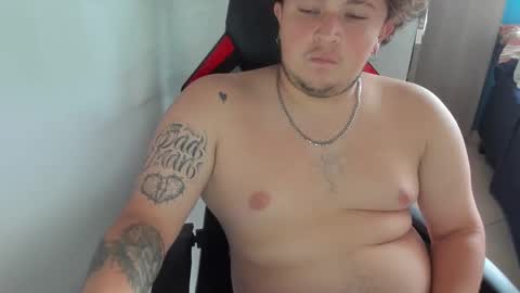 Snapshot of onewhiteboichub chatting on 10-26-25, 09:31 Andres INDEPENDENT MODEL online show from 10-26-25, 09:31