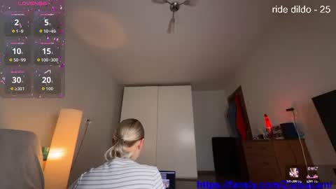 onezyzz1 online show from 07-14-26, 04:17