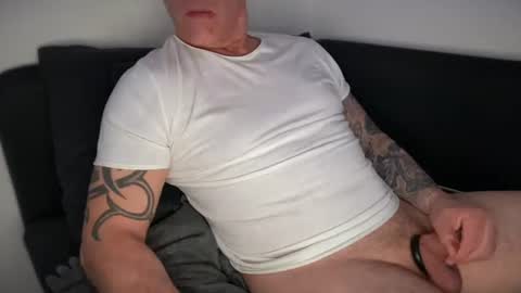 Snapshot of onkel90 chatting on 06-14-26, 07:38 onkel90 online show from 06-14-26, 07:38