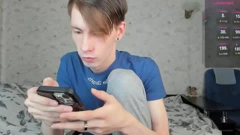 Snapshot of only_eric chatting on 04-12-26, 12:10 Erick online show from 04-12-26, 12:10