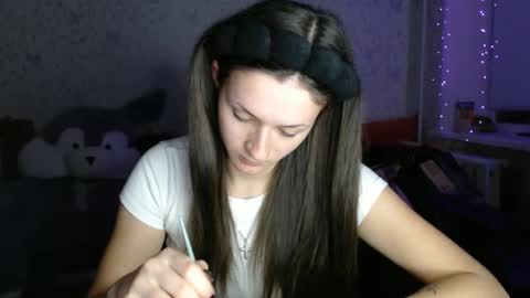 Amalia online show from 11-28-25, 06:10