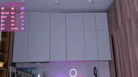 Snapshot of onlycatsss chatting on 12-27-24, 10:23 Amelia online show from 12-27-24, 10:23